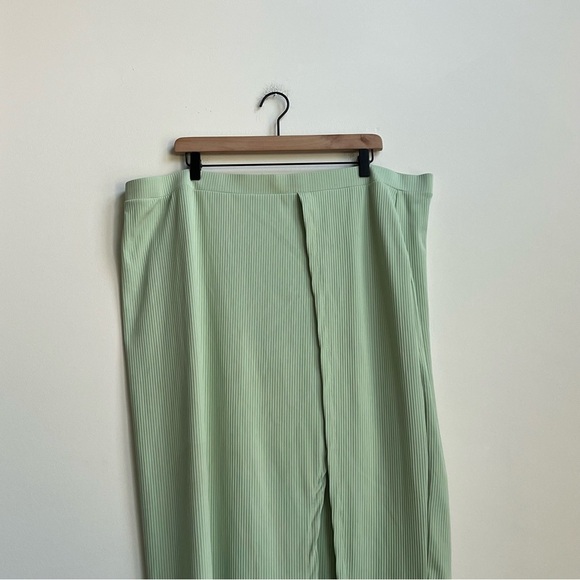 NWT Eloquii Women's Green Ribbed Slit Leg Pull On-Long Stretch Maxi Skirt 22-24 - Picture 5 of 13